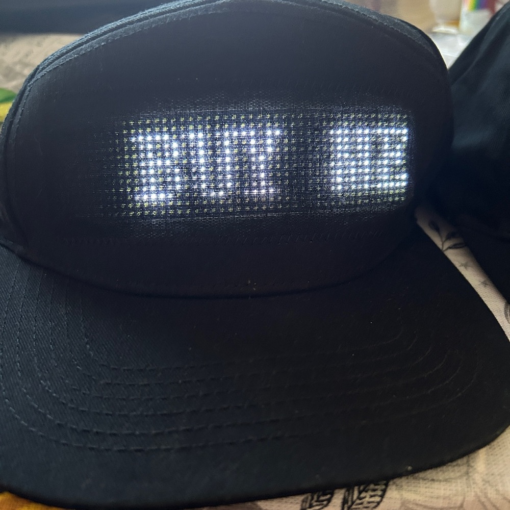 Magic Digital Display Hat - Picture 3 of 3